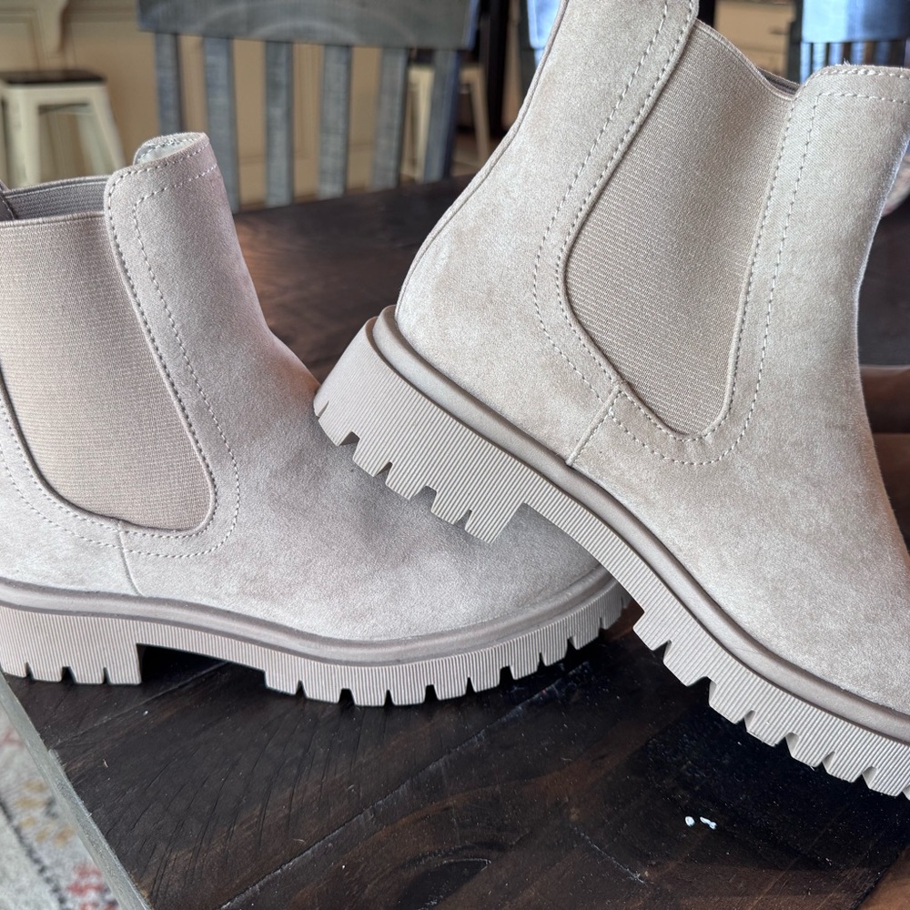 2 pair of new ankle boots - Picture 4 of 7